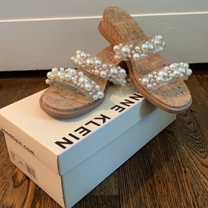Pearl Sandals with small wedge heel sandal